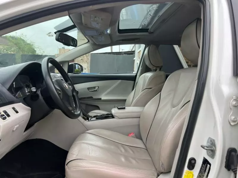 Toyota Venza   - 2012