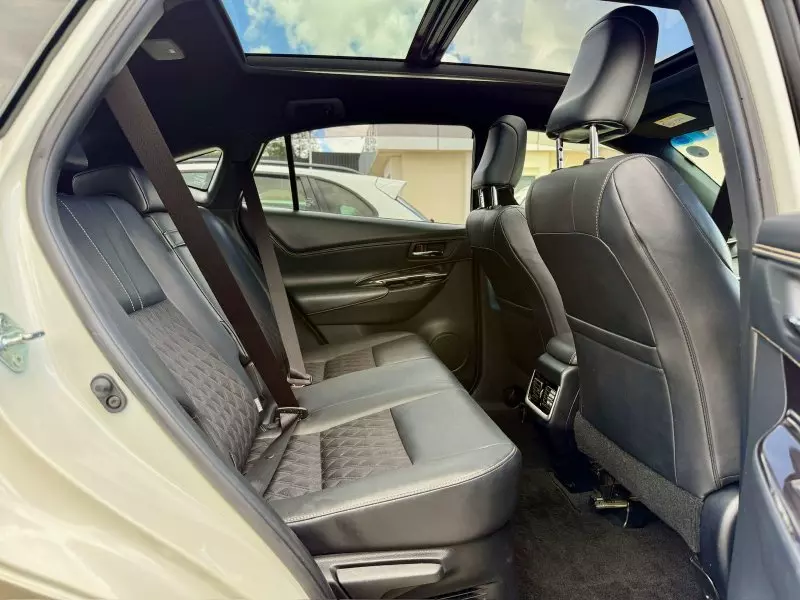 Toyota Harrier   - 2019