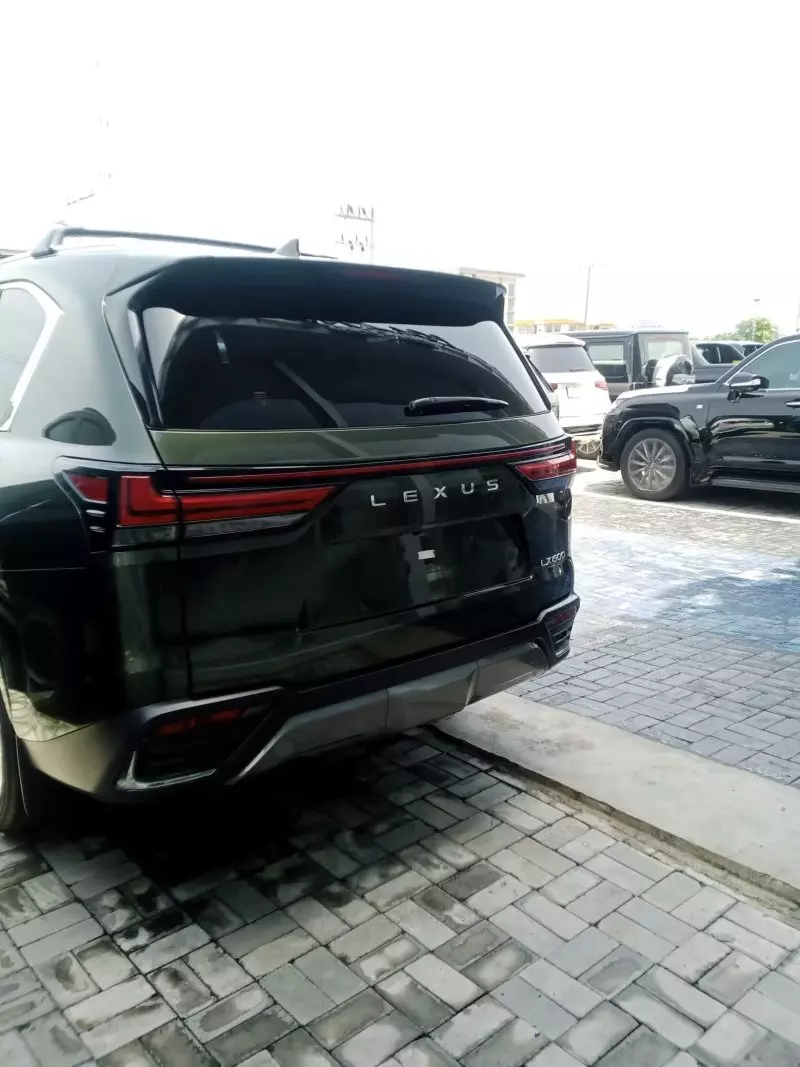 Lexus LX 570   - 2023