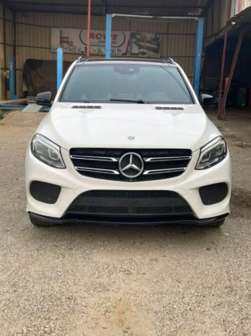 Mercedes-Benz GLE 400 - 2016