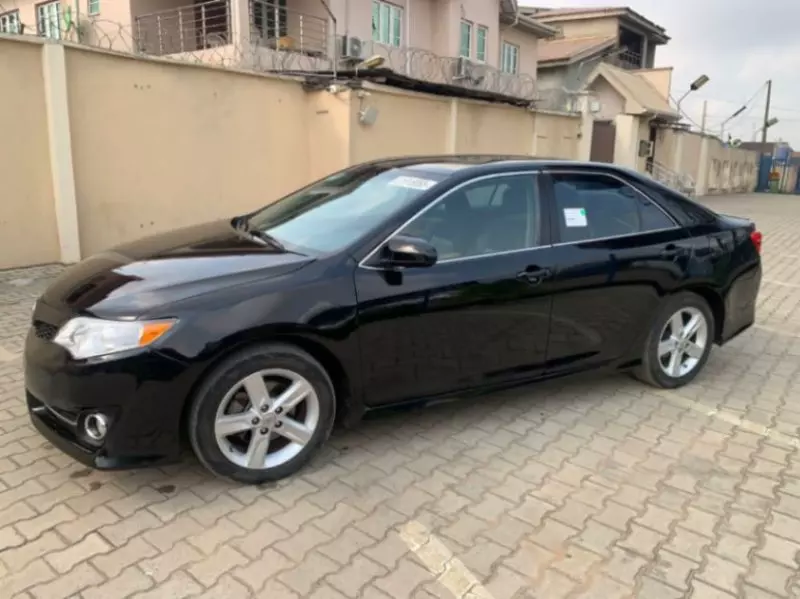 Toyota Camry   - 2012