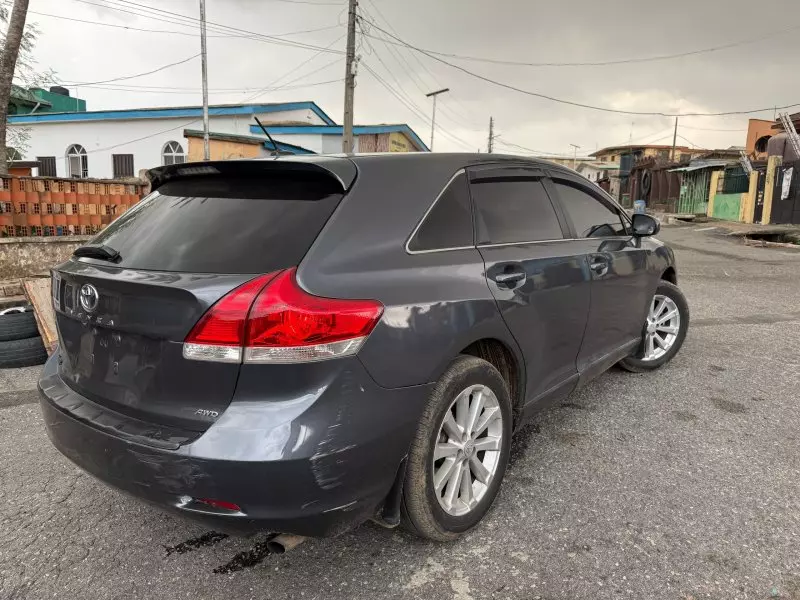 Toyota Venza   - 2010