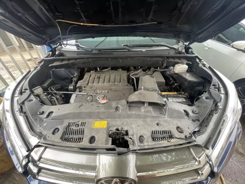 Toyota Highlander   - 2018