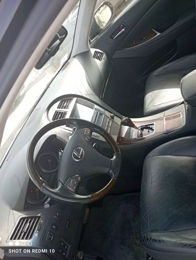 Lexus ES 350   - 2011
