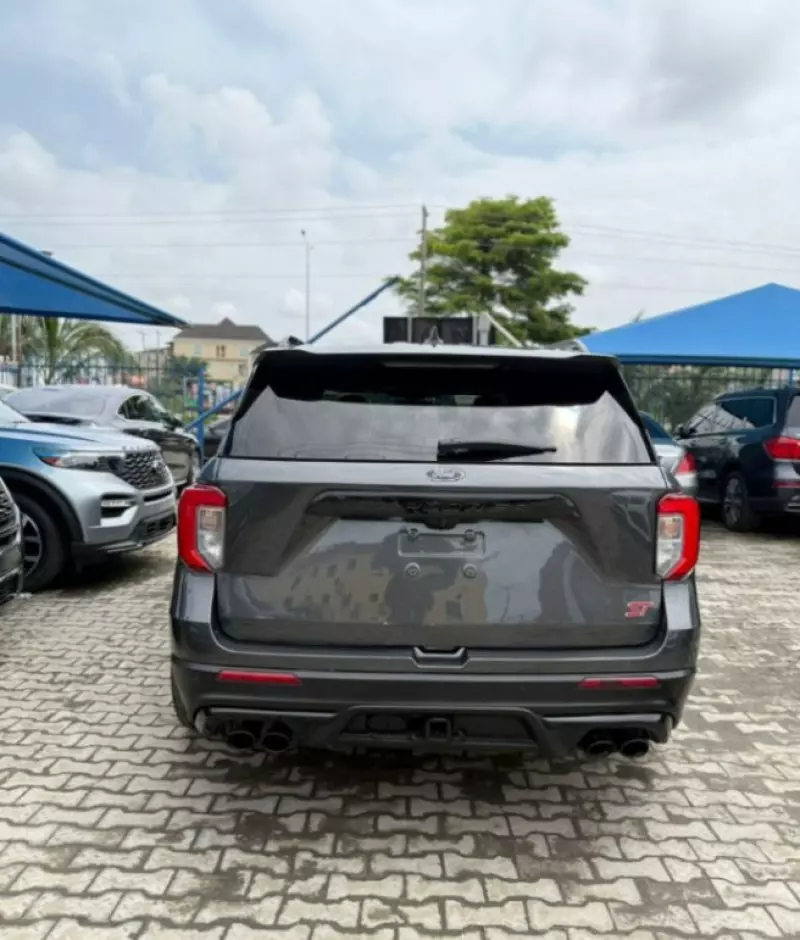 Ford Explorer   - 2020