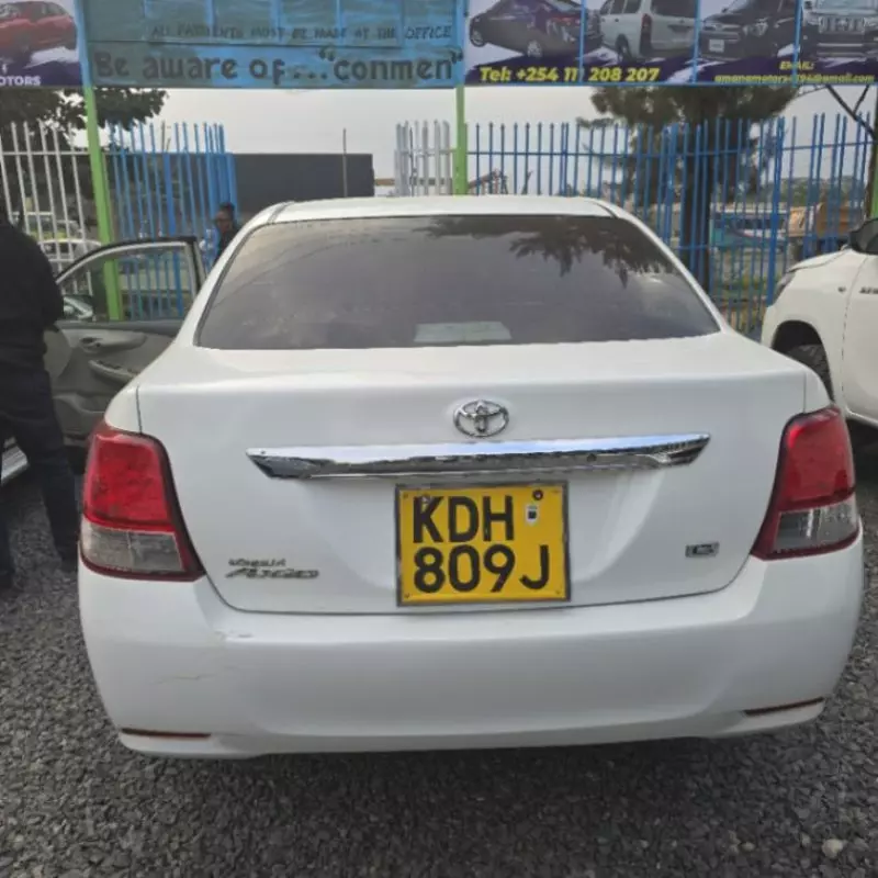Toyota Axio    - 2015