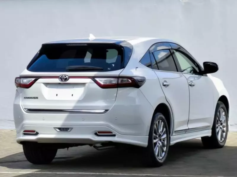 Toyota Harrier   - 2018