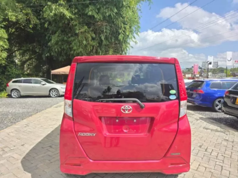 Toyota Roomy   - 2018