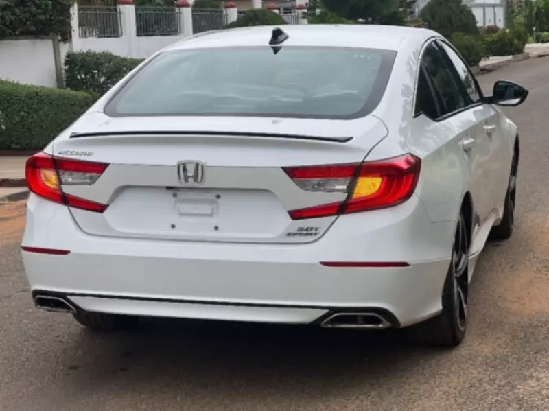 Honda Accord   - 2021