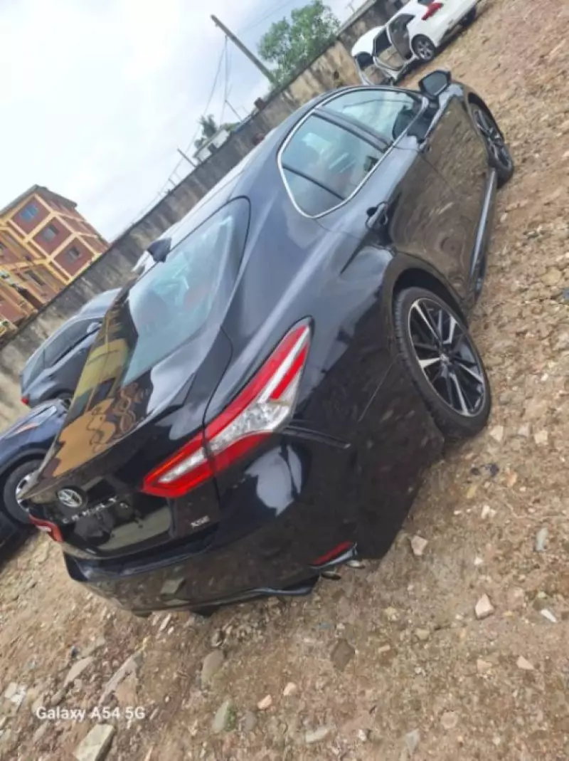 Toyota Camry   - 2019
