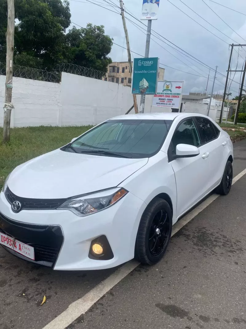 Toyota Corolla   - 2015