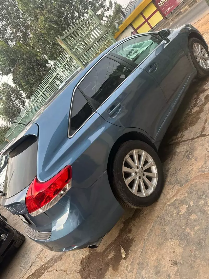 Toyota Venza   - 2011