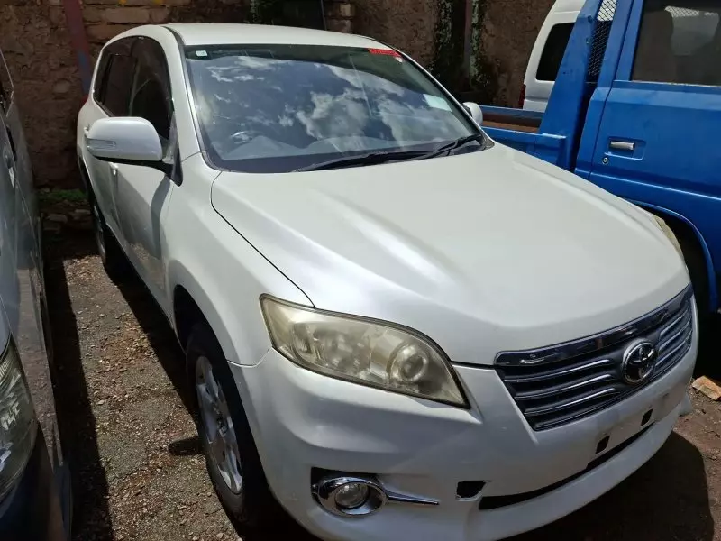 Toyota Vanguard    - 2012