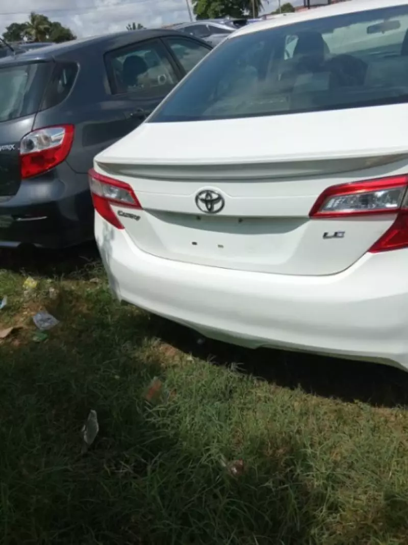 Toyota Camry   - 2014
