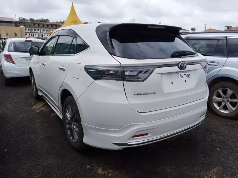 Toyota Harrier   - 2015