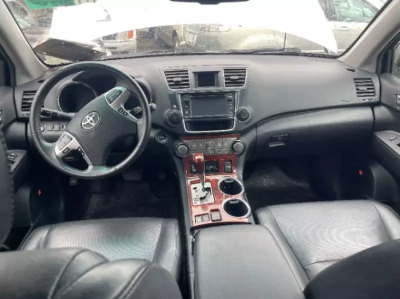 Toyota Highlander   - 2013