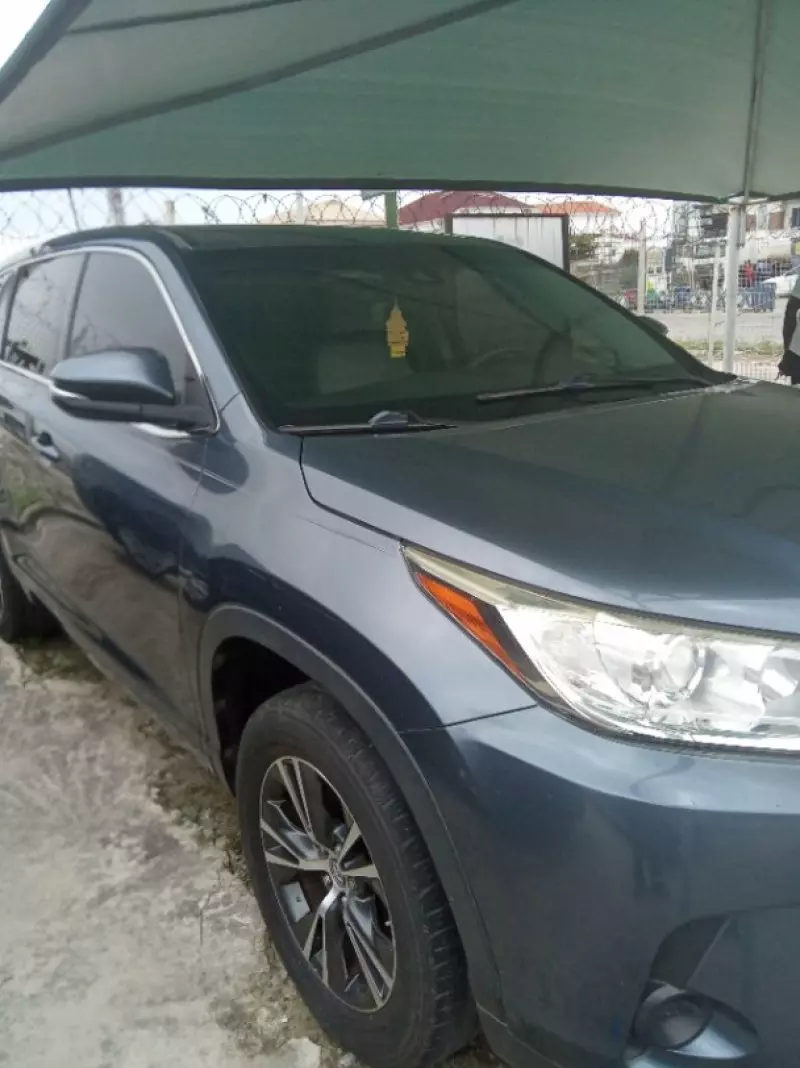 Toyota Highlander   - 2015