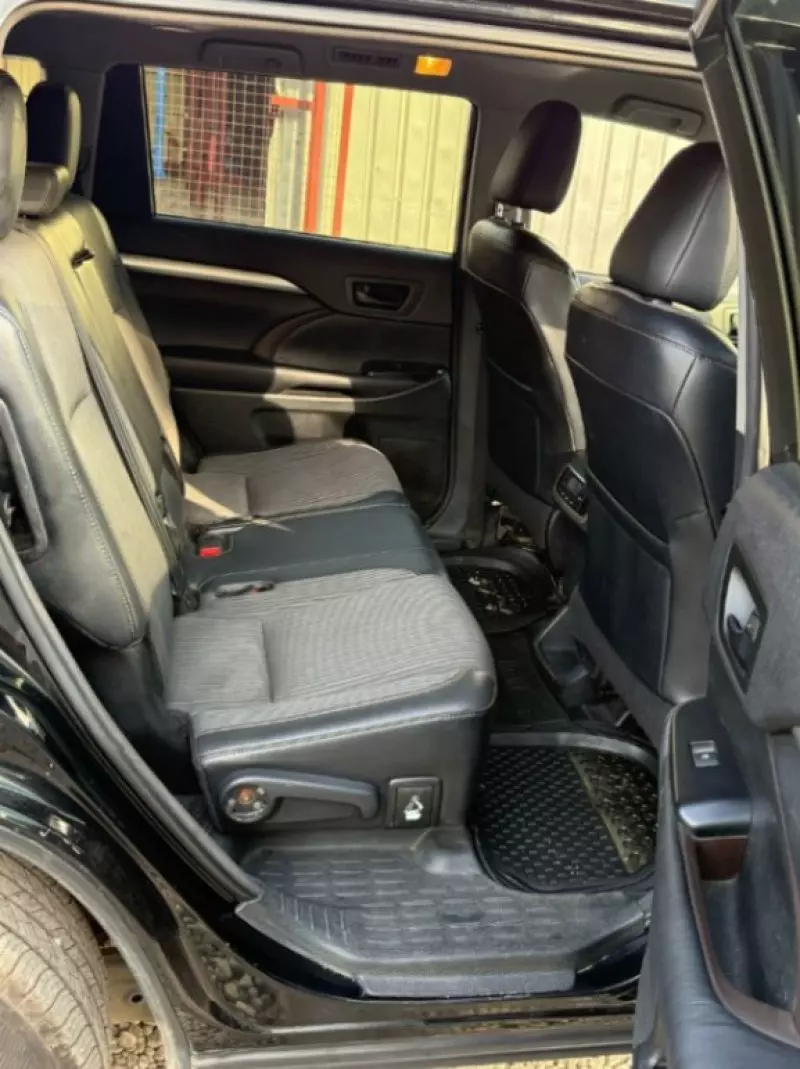 Toyota Highlander   - 2016