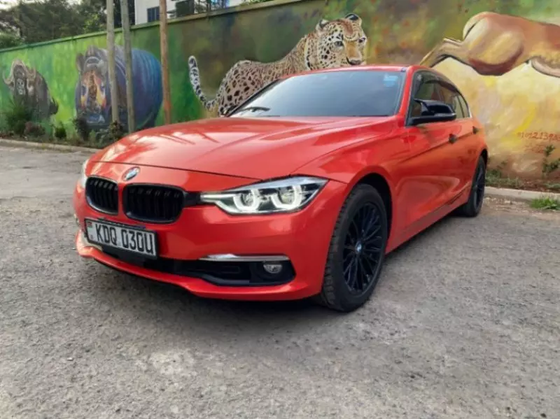 BMW 320i   - 2017