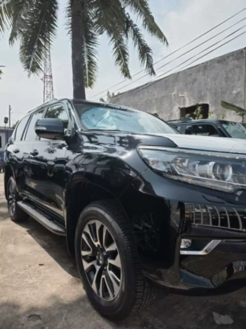 Toyota Landcruiser Prado   -