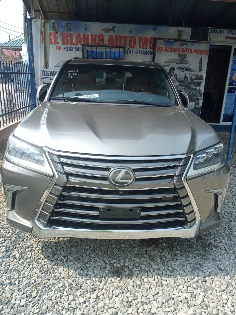 Lexus 570   - 2016