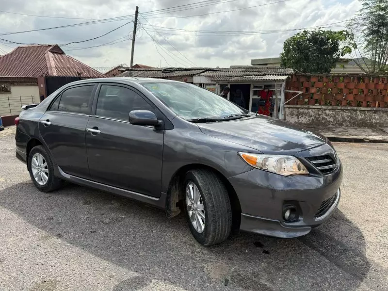 Toyota Corolla   - 2010