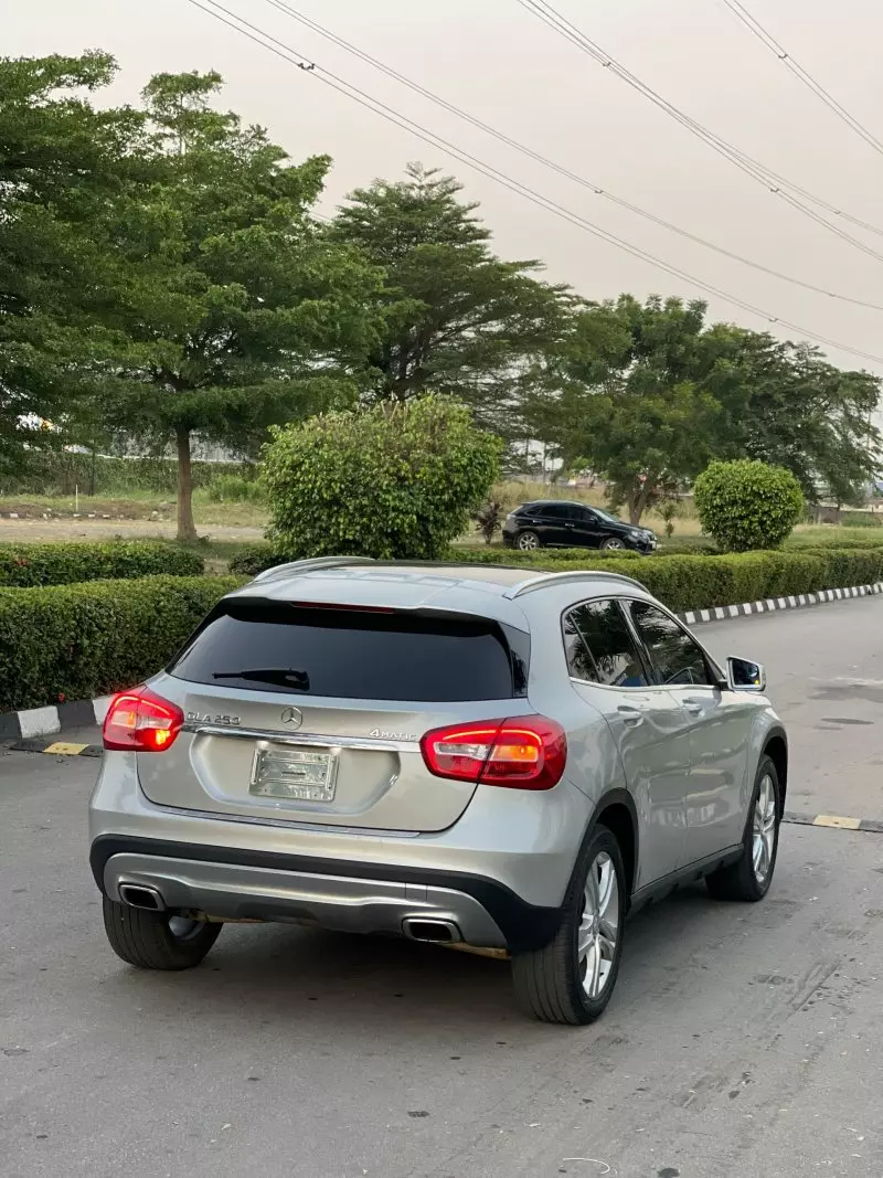 Mercedes-Benz GLA 250   - 2015