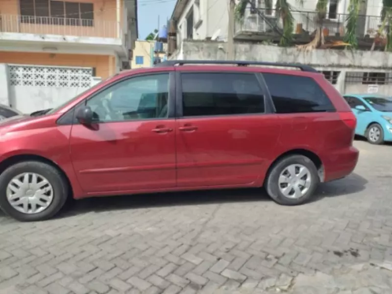 Toyota Sienna   - 2007