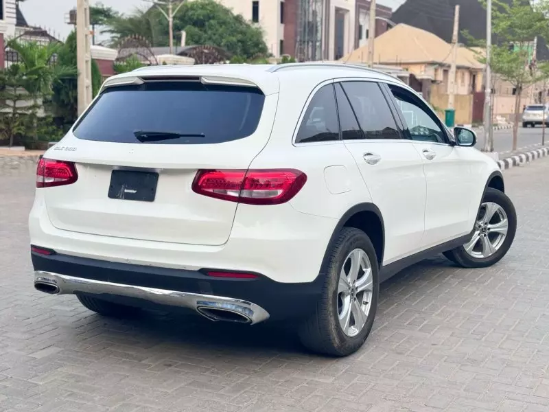 Mercedes-Benz GLC 300   - 2017