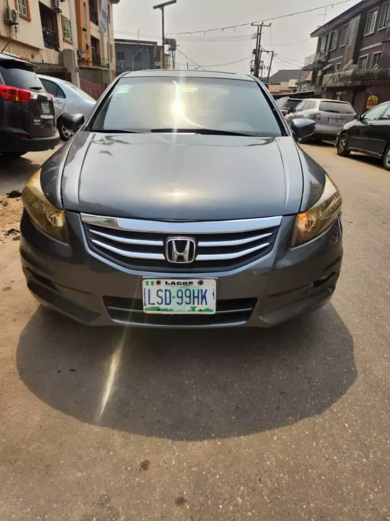 Honda Accord   - 2010