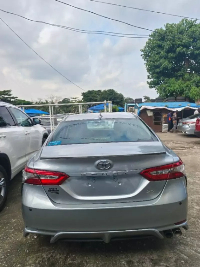 Toyota Camry   - 2019