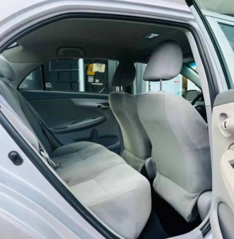 Toyota corolla   - 2010