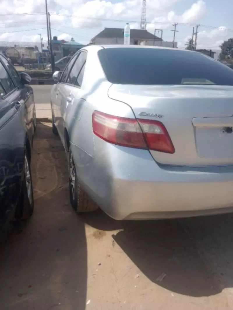 Toyota camry   - 2009