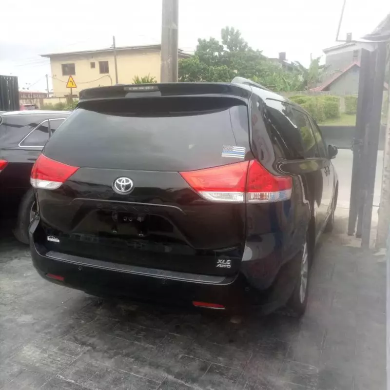 Toyota Sienna   - 2013