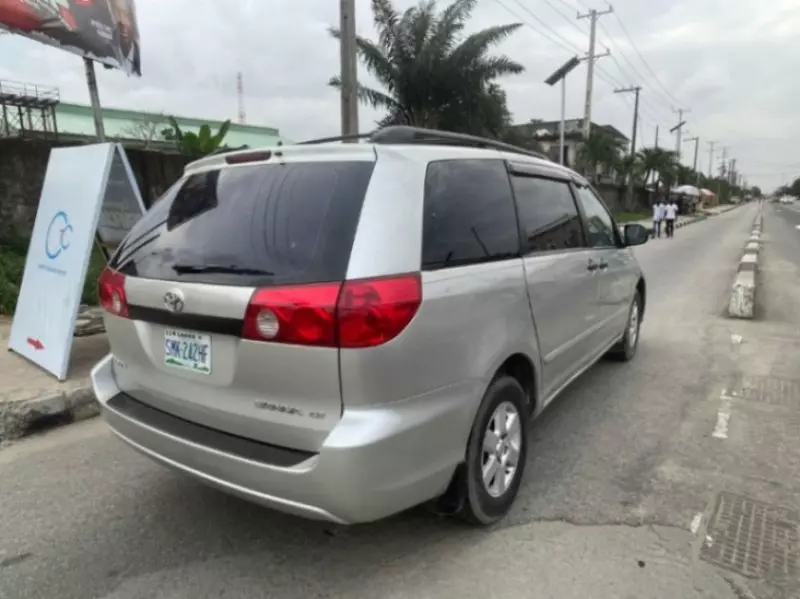 Toyota Sienna   - 2008