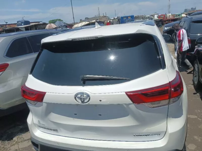 Toyota Highlander   - 2018