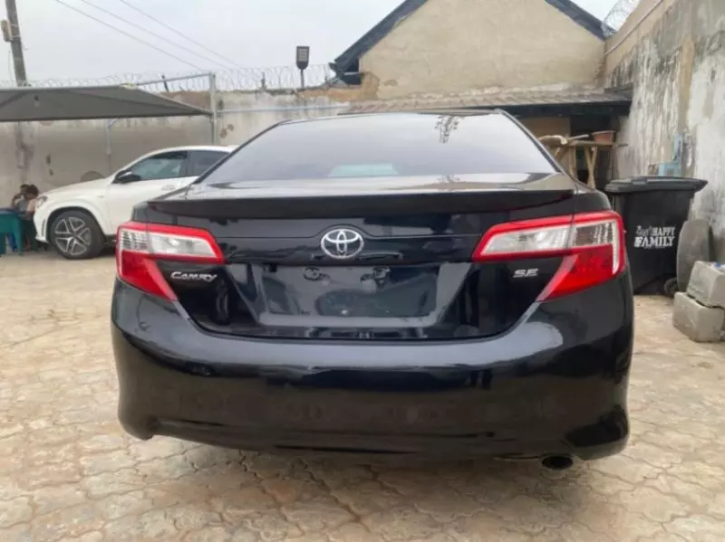 Toyota Camry   - 2013