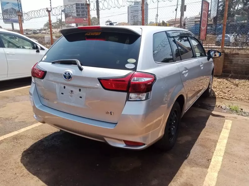 Toyota Fielder hybrid    - 2017