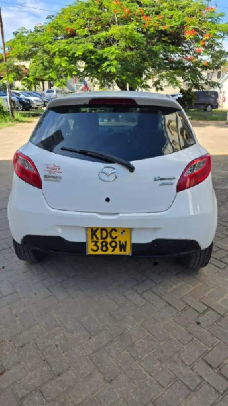 Mazda Demio   - 2013