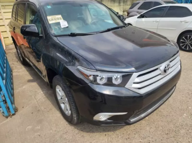Toyota Highlander   - 2013