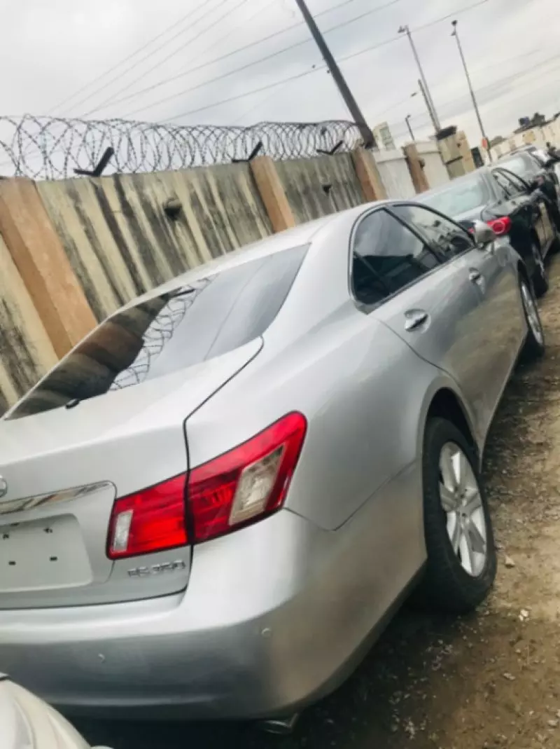 Lexus ES 350   - 2012