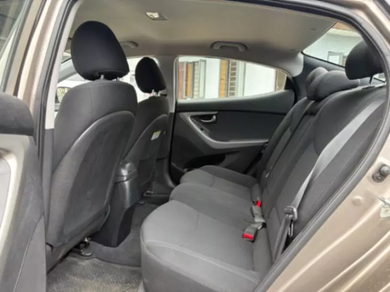 Hyundai Elantra   - 2015