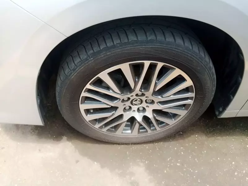 Toyota Alphard   - 2017