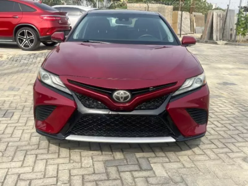 Toyota Camry   - 2018
