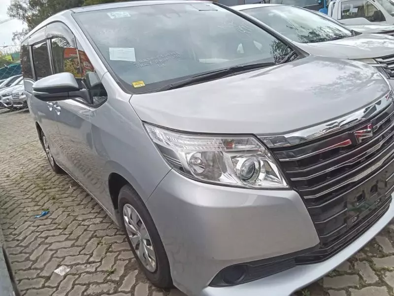 Toyota Noah   - 2017