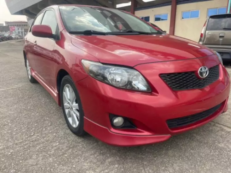 Toyota Corolla   - 2010