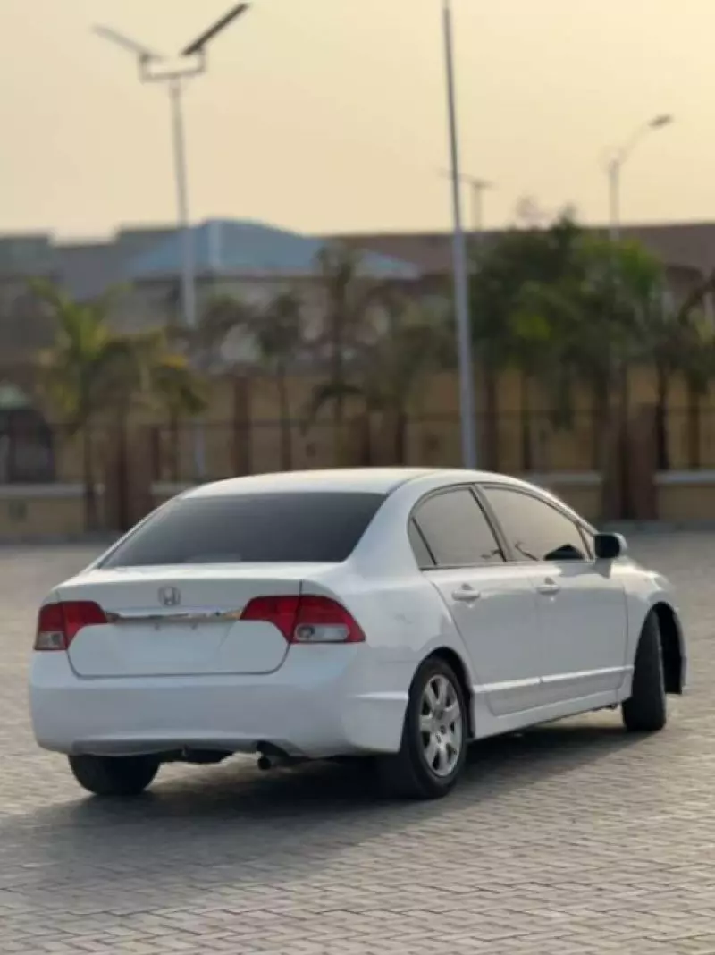 Honda Civic   - 2009