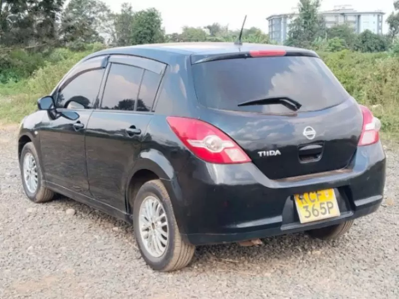 Nissan Tiida   - 2008
