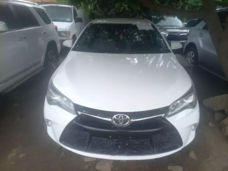 Toyota Camry - 2015