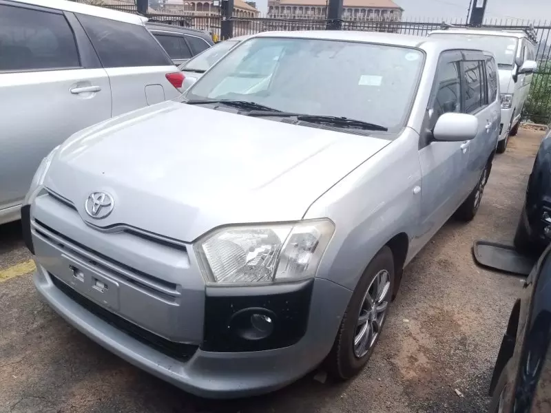 Toyota Succeed    - 2015